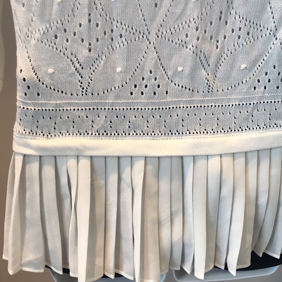 August silk flowing cardigan. Beautiful elegant design with pleated skirt bottom - Picture 5 of 6